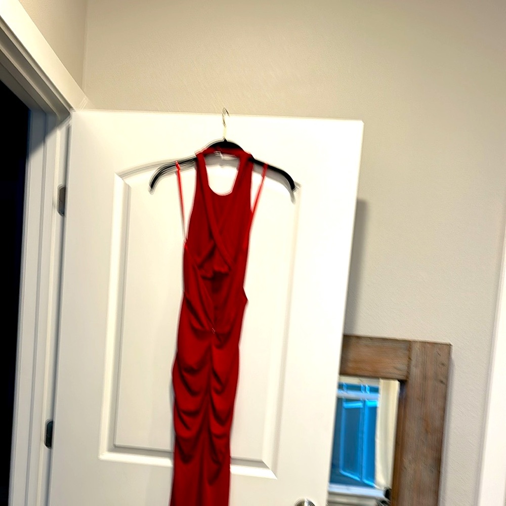 Did anybody say prom or New Year’s Eve gorgeous Nicole Miller. fitted stretchy